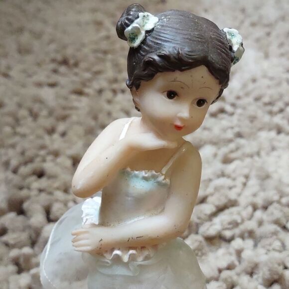 Ballerina Girl Figurine With Tutu Dark Hair Flower Accents 7 inches tall - Picture 2 of 8